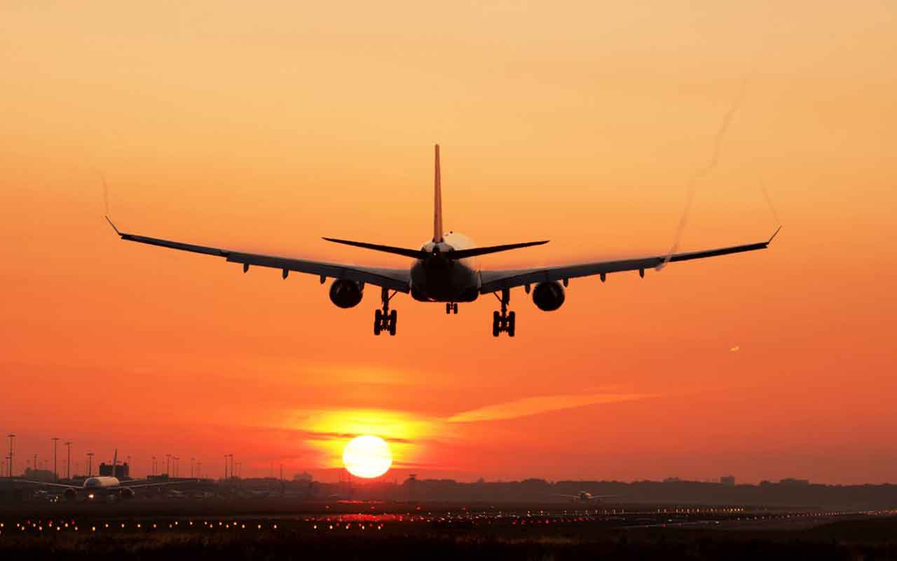 Las aerolíneas necesitarán aviones más eficientes para paliar el aumento de precios del combustible Las aerolíneas necesitarán aviones más eficientes para paliar el aumento de precios del combustible
