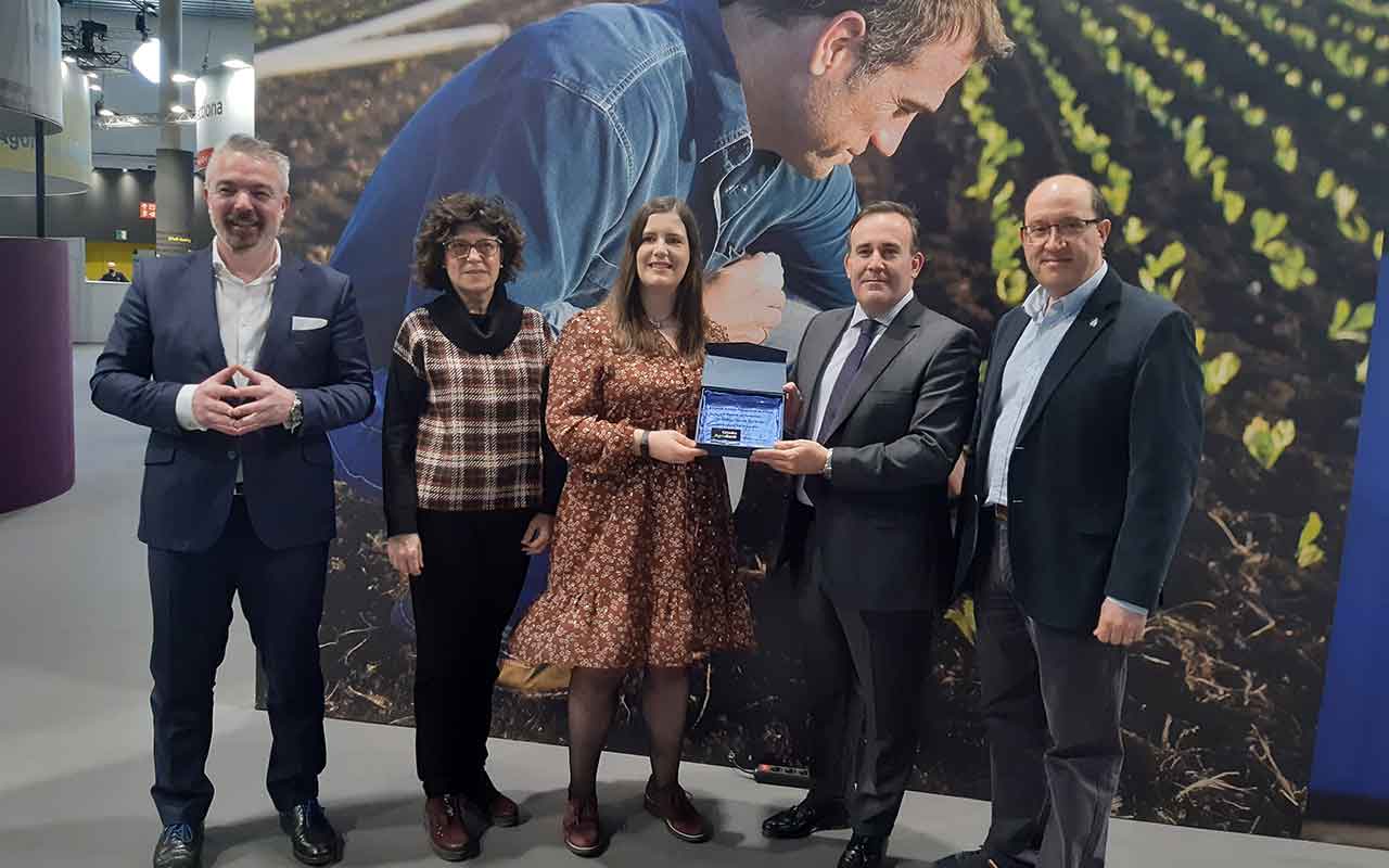 El uso de microondas a las harinas de trigo sarraceno recibe al premio 'La ciencia en femenino' al mejor trabajo final de máster