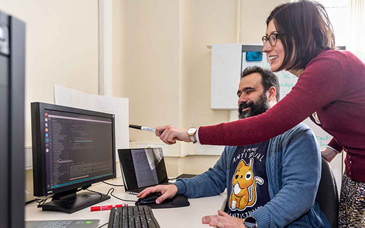 Cazadores de fake news contra el analfabetismo digital