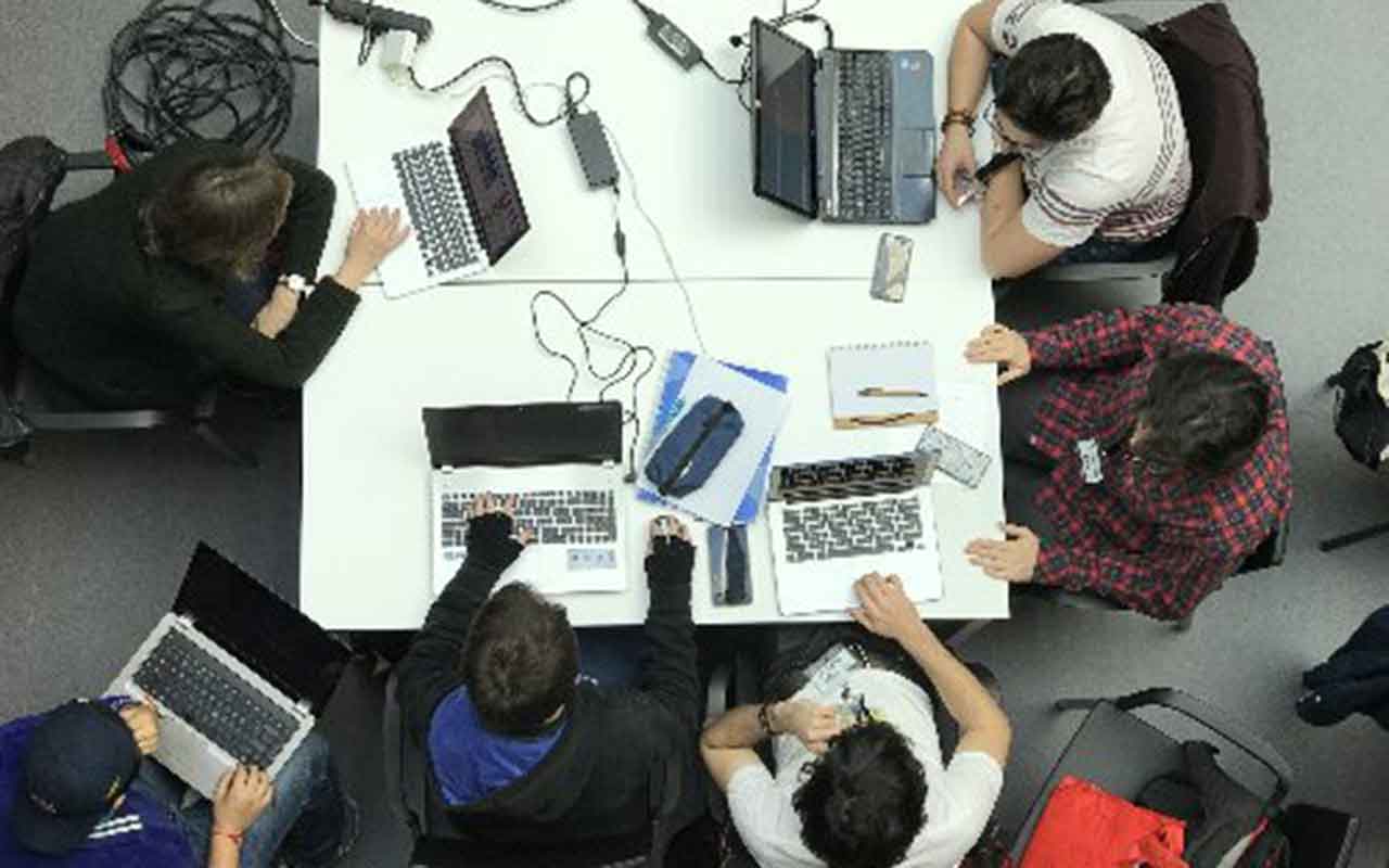 Cátedras Telefónica reúne a más de 1000 jóvenes en el mayor hackathon del país