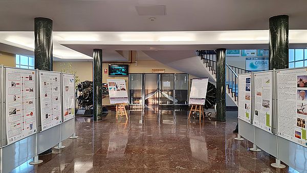 Una exposición en la UPM conecta España y México a través de la aeronáutica