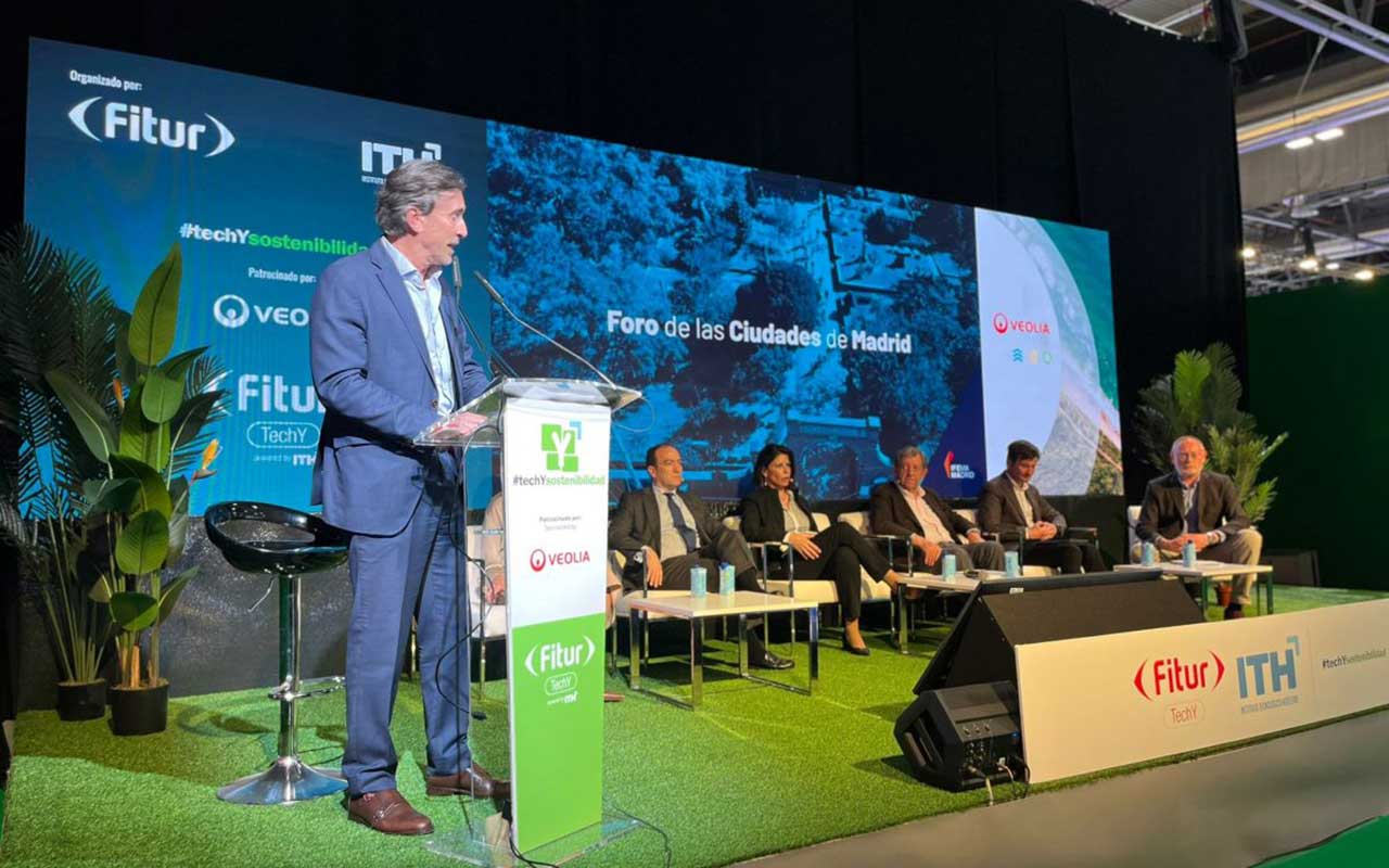 El Foro de las Ciudades presentó en FITUR 2025 el libro de su edición 2024