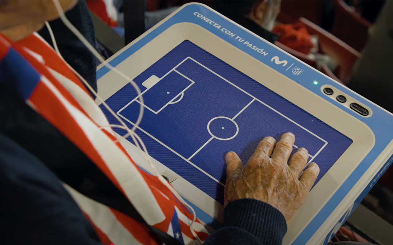 Telefónica y Atlético de Madrid ofrecen una solución tecnológica pionera para aficionados con discapacidad visual