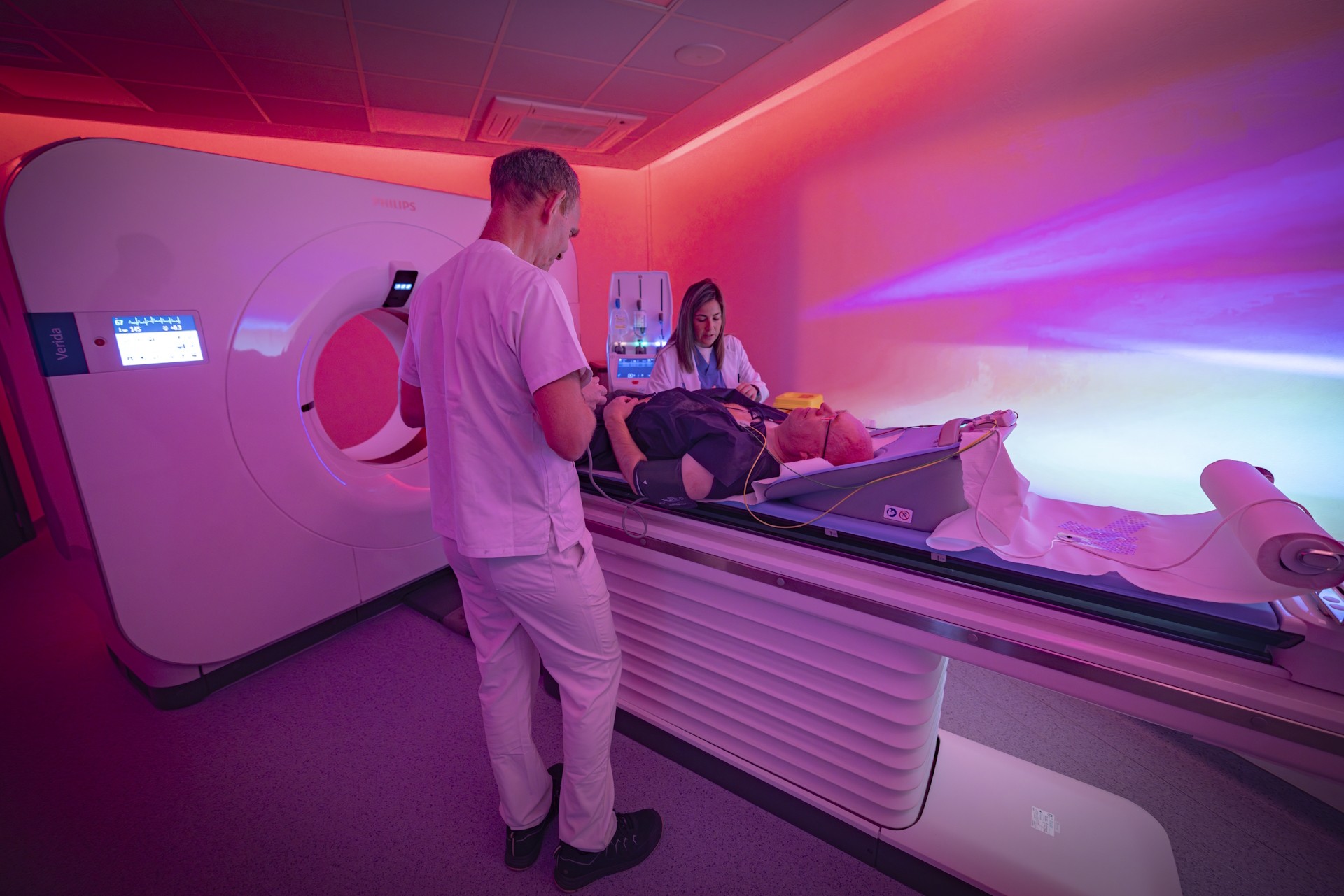 El servicio de RM y TAC del Hospital Universitario Nuestra Señora del Rosario de Madrid instala el primer Verida Spectral CT del mundo y sitúa a España a la vanguardia del diagnóstico por imagen