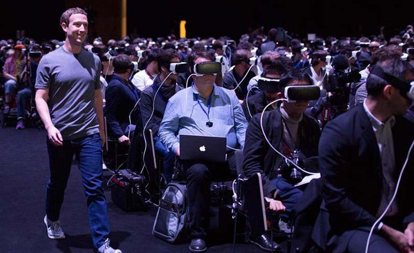 Mark Zuckerberg, fundador de Facebook, durante la presentación del Samsung Galaxy S7 en el MWC 2016 de Barcelona. Crédito: indianaexpress.com