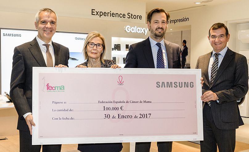 Entrega a FECMA 100.000 euros para la lucha contra el cáncer
