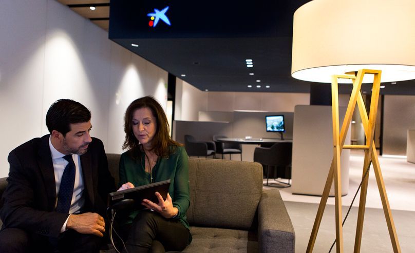 75 millones de euros para instalar 33.000 tabletas móviles inteligentes SmartPC