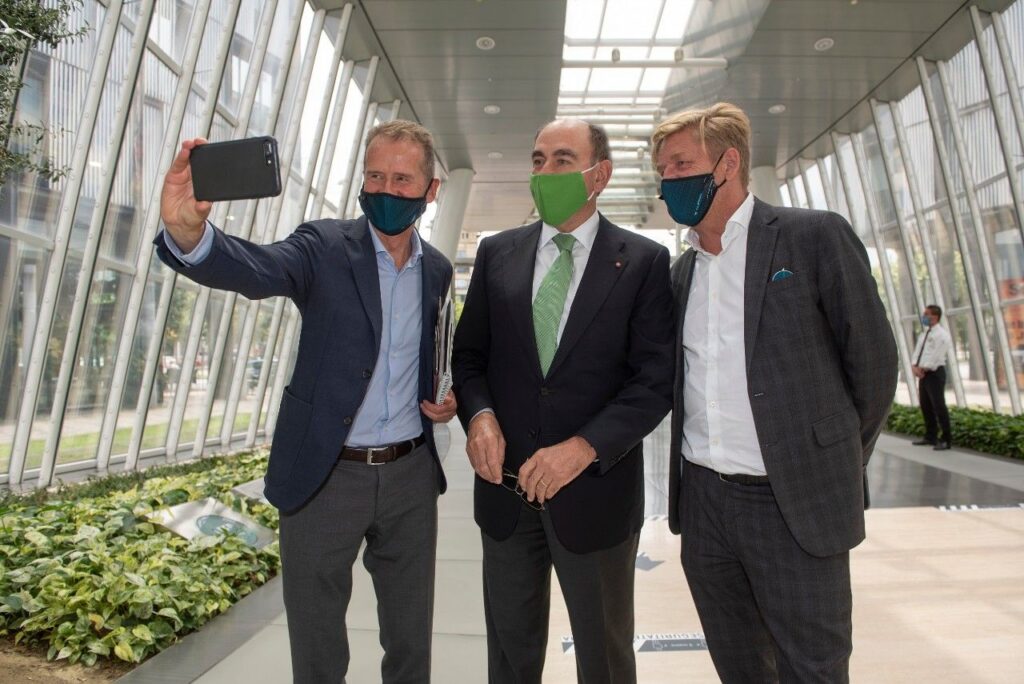 Iberdrola, Grupo Volkswagen y SEAT S.A. refuerzan su alianza para acelerar la electrificación en España