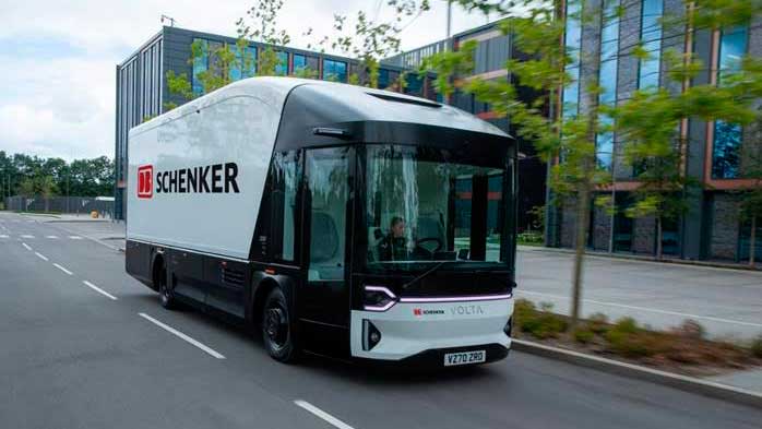 El vehículo comercial 100% eléctrico de Volta Trucks llega a la última milla en España de la mano de DB Schenker