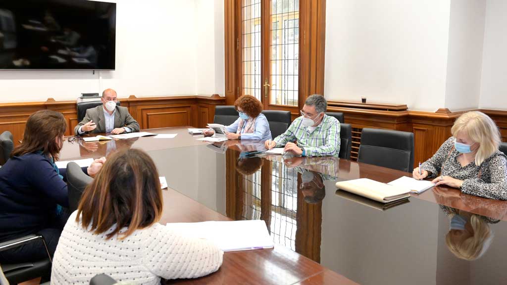 Santander propone 14 proyectos sociales al Gobierno regional por 11,5 millones de euros para financiarse con los fondos europeos