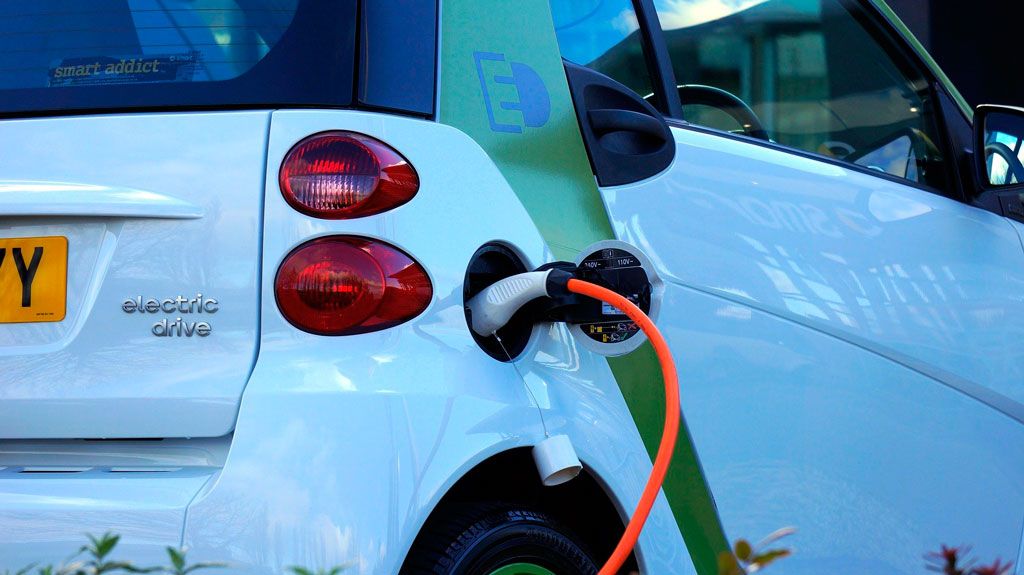 Madrid confía a AGREMIA la gestión de las ayudas para la instalación de casi 2.000 puntos de recarga para el vehículo eléctrico