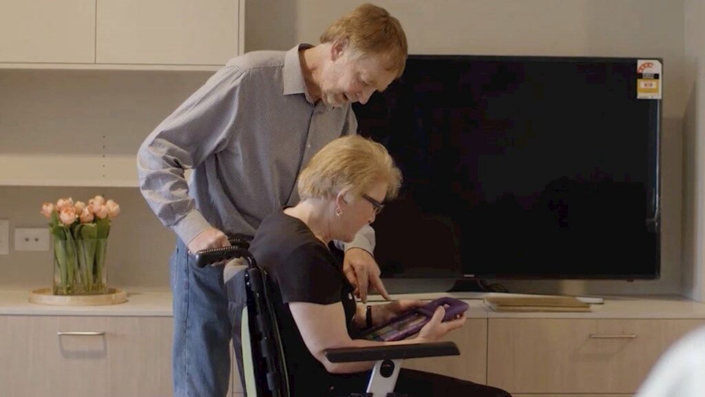 Los residentes con esclerosis múltiple tienen el control gracias a tecnología de asistencia automatizada