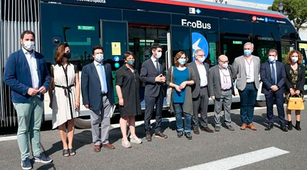 Barcelona incorpora 69 nuevos autobuses ecológicos: 39 articulados de 18 metros y 30 de 12 metros
