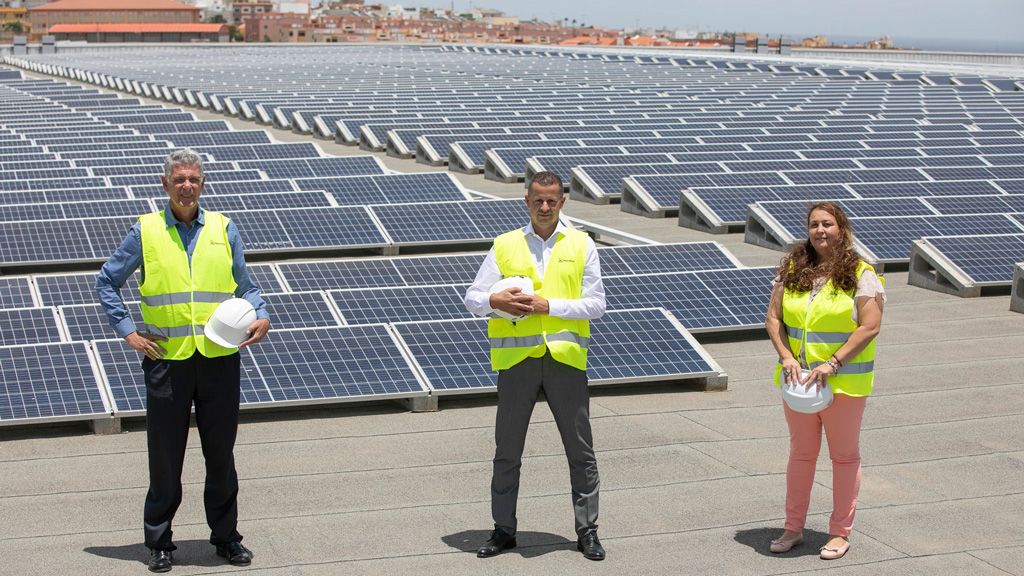 HiperDino y Endesa X inauguran una de las mayores instalaciones de autoconsumo fotovoltaico de Canarias