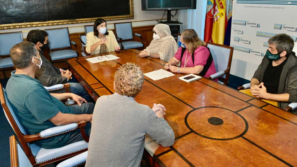 Igual traslada a la Ministra de Cooperación saharaui el apoyo y solidaridad de Santander
