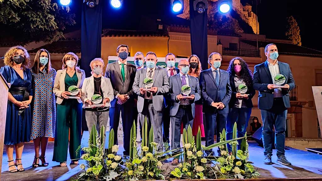 Olvera recibe el galardón como ganadora de la Capital del Turismo Rural 2021