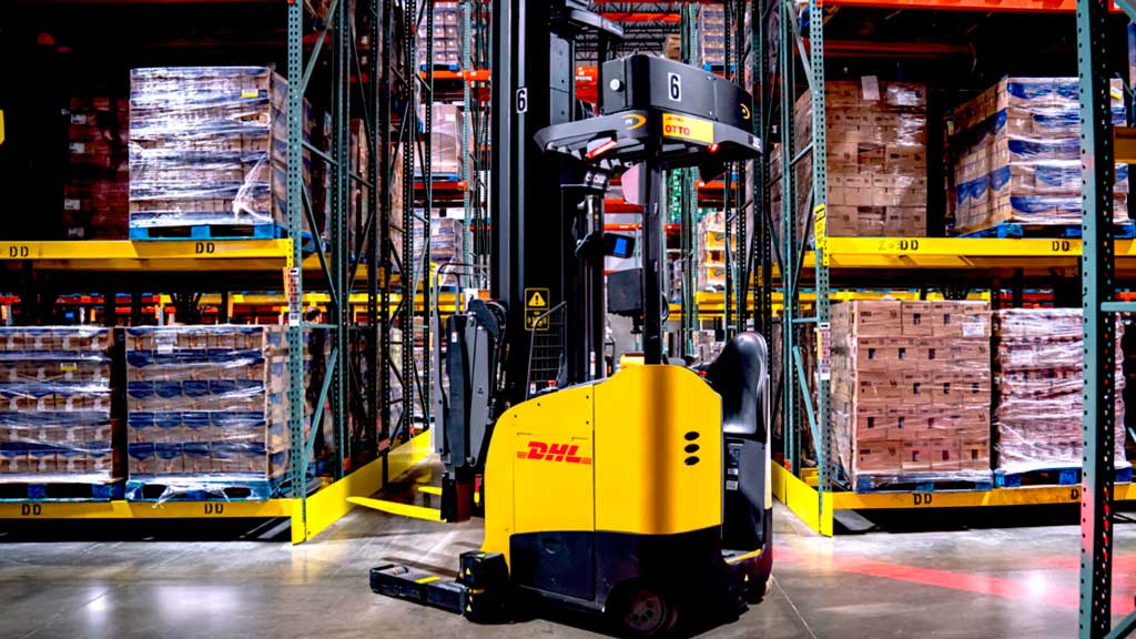 DHL acelera el despliegue de la flota de carretillas y transpaletas autónomas en sus más de 1.500 centros logísticos