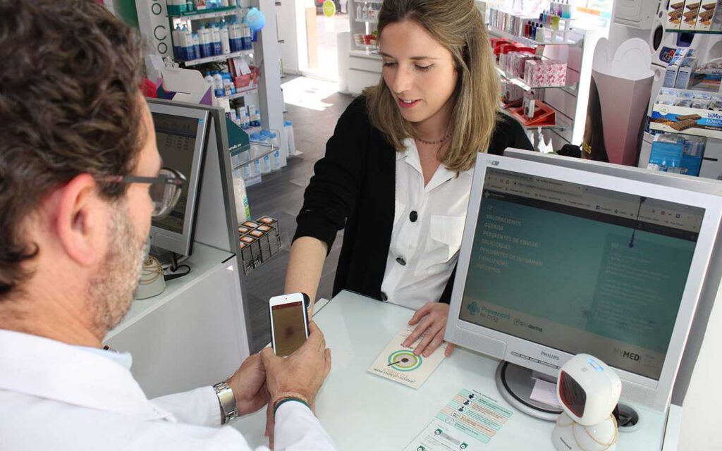 Minsait y Bidafarma amplían los servicios de tele-diagnóstico desde la farmacia
