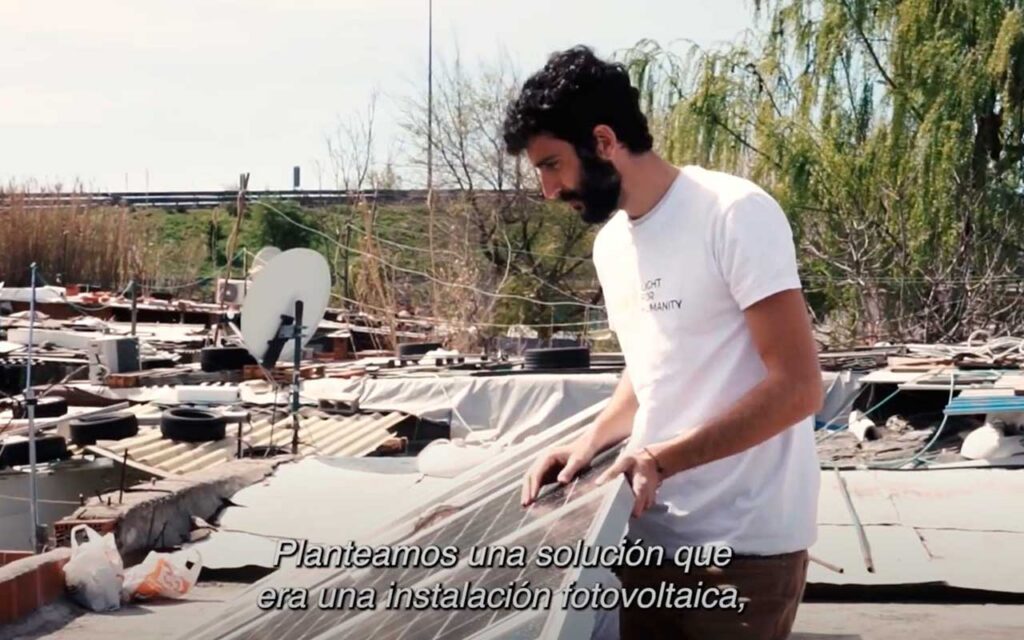 La energía solar comienza a iluminar la Cañada Real