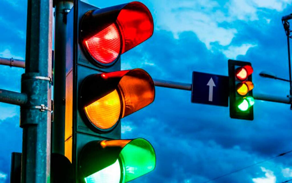 Smart traffic light technology controlled using Artificial Intelligence