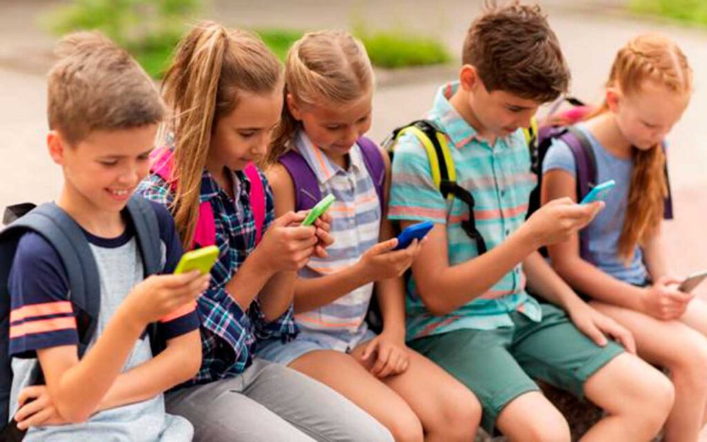 Un 98% de los menores españoles usa Internet de forma habitual desde la pandemia