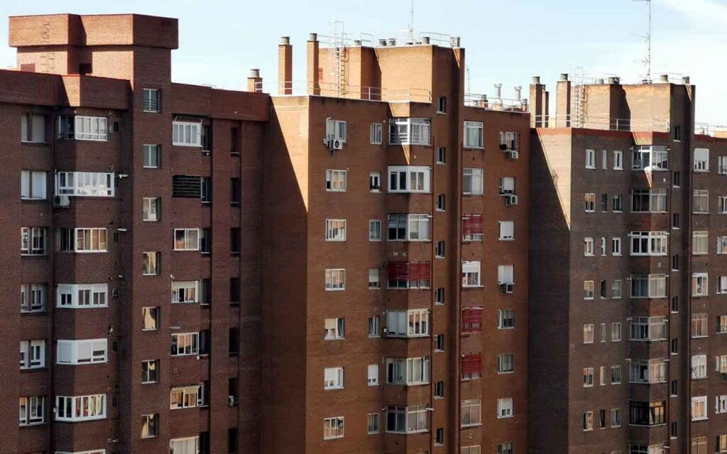 ISTA se une a ACCIONA ENERGIA para impulsar la rehabilitación energética en barrios y edificios con fondos europeos “Este acuerdo ofrece a las comunidades de vecinos la oportunidad de mejorar de manera global su edificio, incidiendo en su comportamiento e
