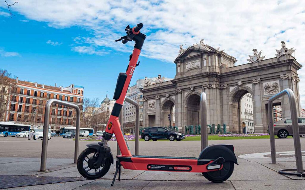 Voi Technology vuelve a Madrid con una apuesta por el aparcamiento ordenado