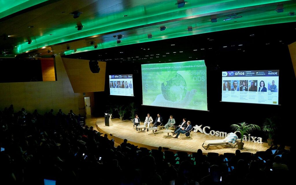 La digitalización acelera la transformación del sector turístico desde el punto de vista de los turistas, las empresas y los destinos