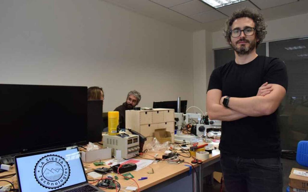 La firma La Siesta Technologies del PCUMH consigue apoyo de la Unión Europea para incorporar IA a su dispositivo de monitorización de aves