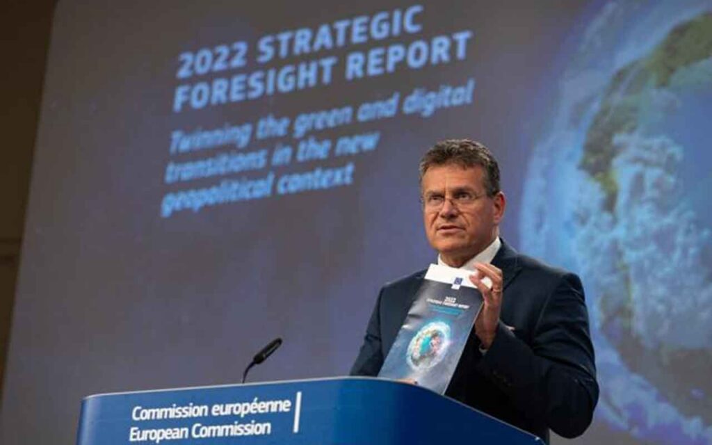 2022 Strategic Foresight Report: twinning the green and digital transitions in the new geopolitical context