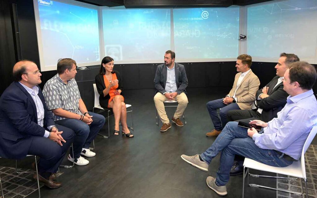 Lanzarote visita Santander para conocer su modelo de ciudad inteligente