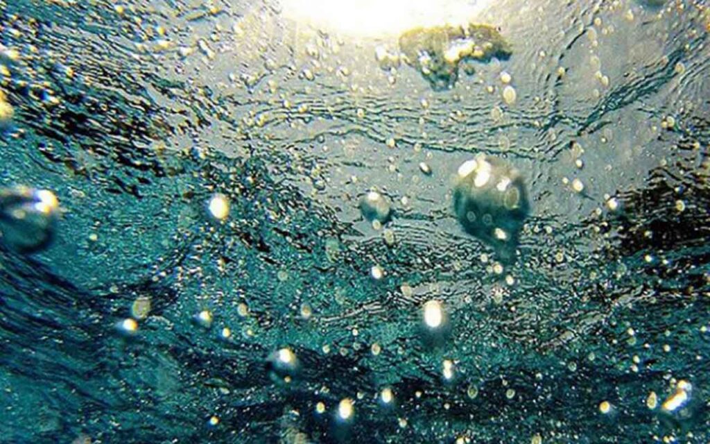 Luz solar para eliminar los contaminantes de las aguas residuales