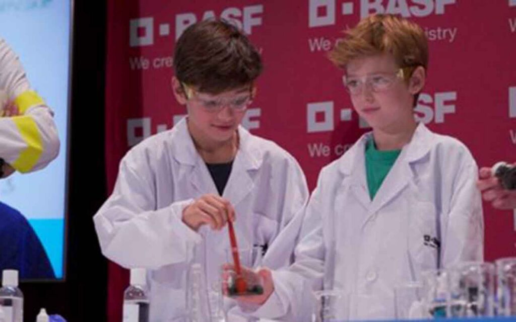 El youtuber David Calle abre la temporada 22-23 del Kids’ Lab de BASF
