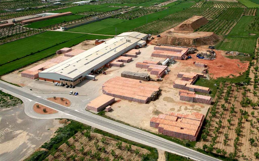 Agacer apoya a la Fundación Minería y Vida para trasladar a la sociedad los beneficios de la minería y visibilizar la sostenibilidad de los materiales cerámicos