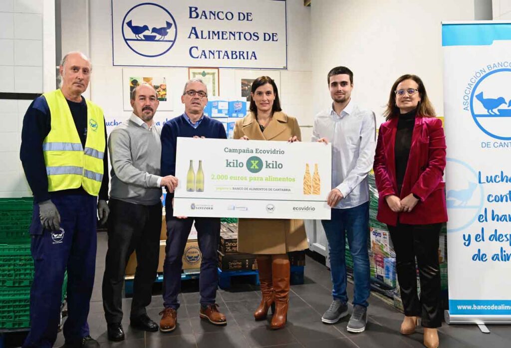 Santander y Ecovidrio entregan más de 1.160 kilos de comida al Banco de Alimentos para ayudar a 174 personas