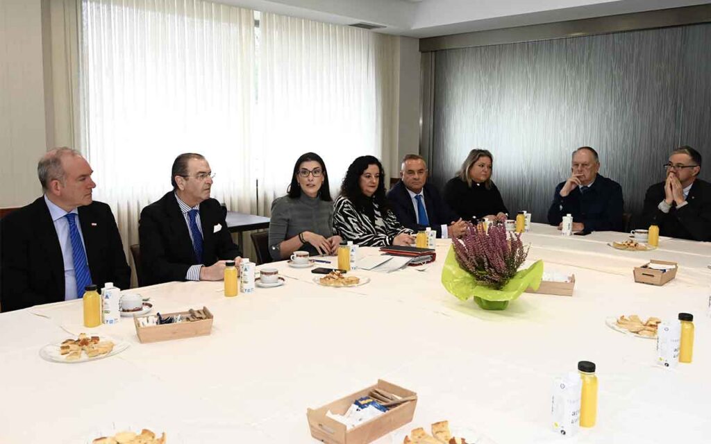 Cónsules europeos y de América Latina se reúnen con la alcaldesa Gema Igual para conocer propuestas de futuro para Santander