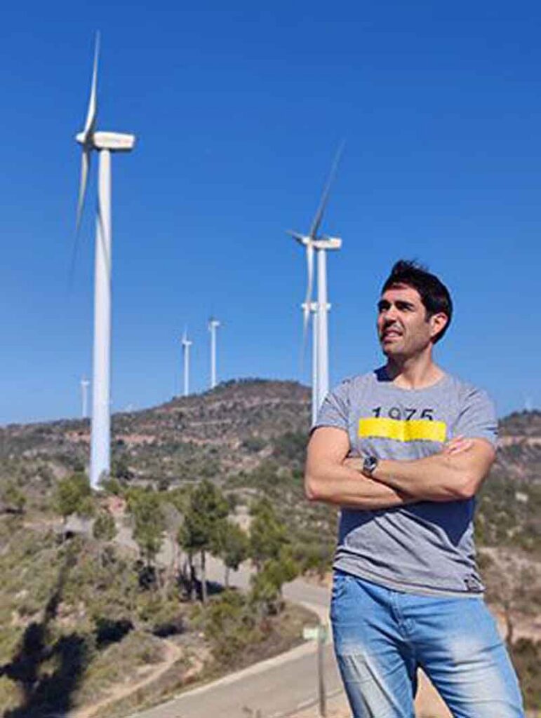 Un estudiante de Ingeniería Eléctrica de la ESEIAAT crea un sistema de gestión para repotenciar los parques eólicos con menos aerogeneradores