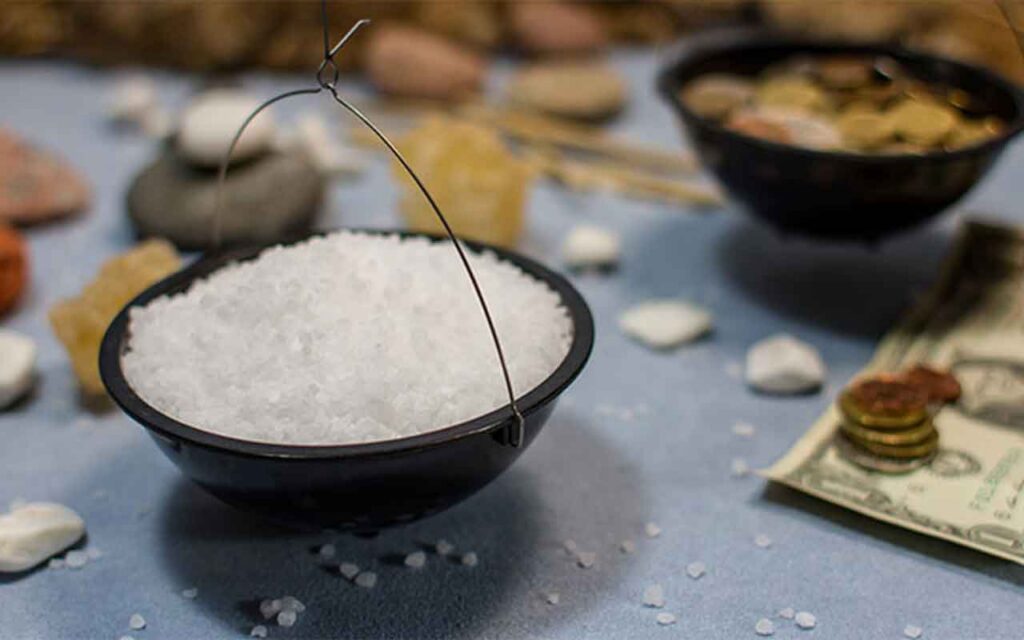 Sal, pigmento púrpura o piedras: cuando el dinero no son solo monedas