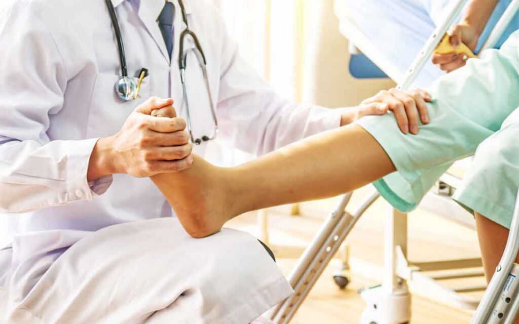 Los médicos rehabilitadores instan a reconocer la rehabilitación como un servicio de salud esencial para millones de personas