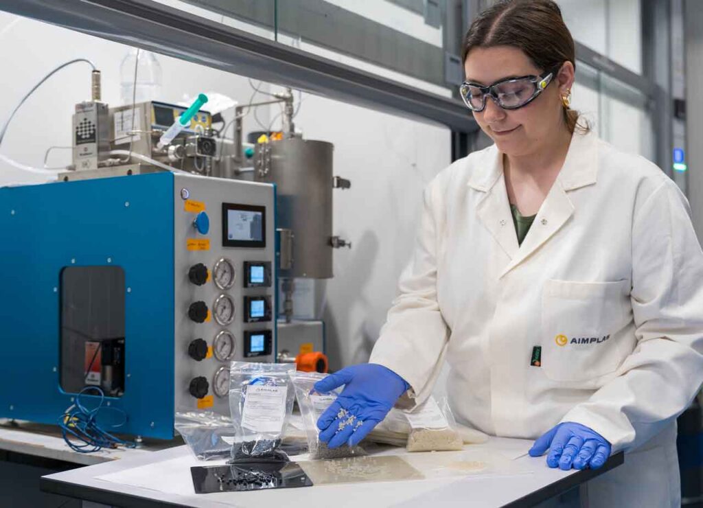 AIMPLAS sustituye el silicio por materiales orgánicos para crear celdas solares fotovoltaicas de mayor tamaño, más económicas y menos contaminantes