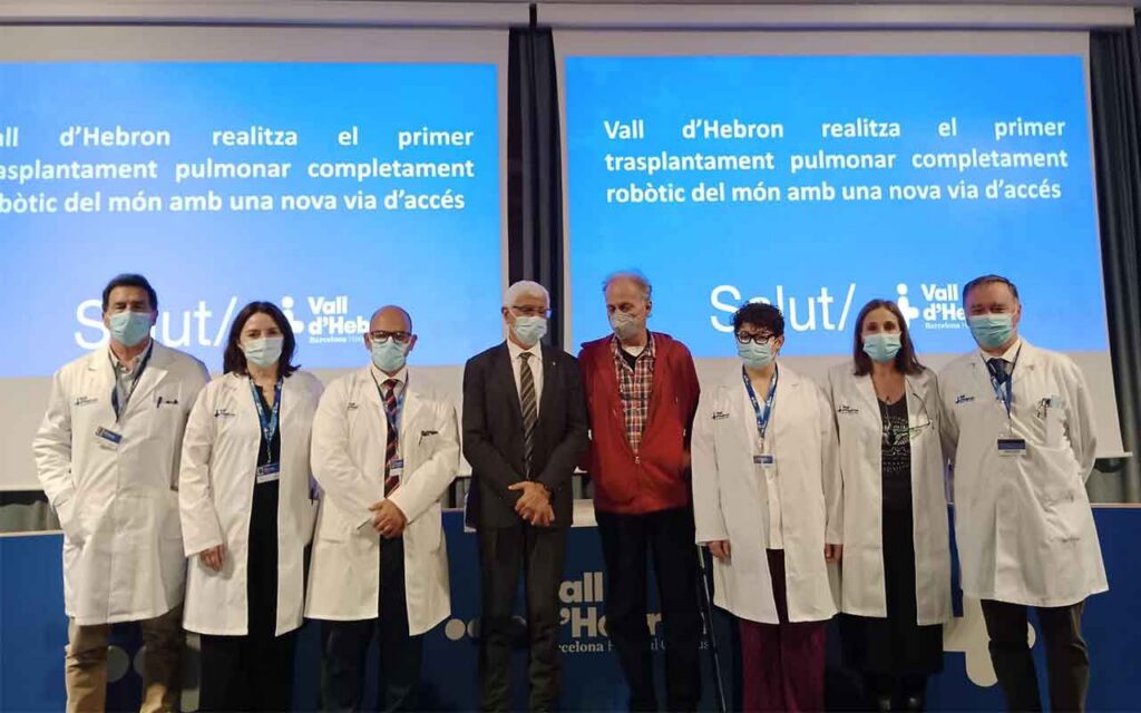 Vall d’Hebron realiza el primer trasplante pulmonar completamente robótico del mundo con una nueva vía de acceso