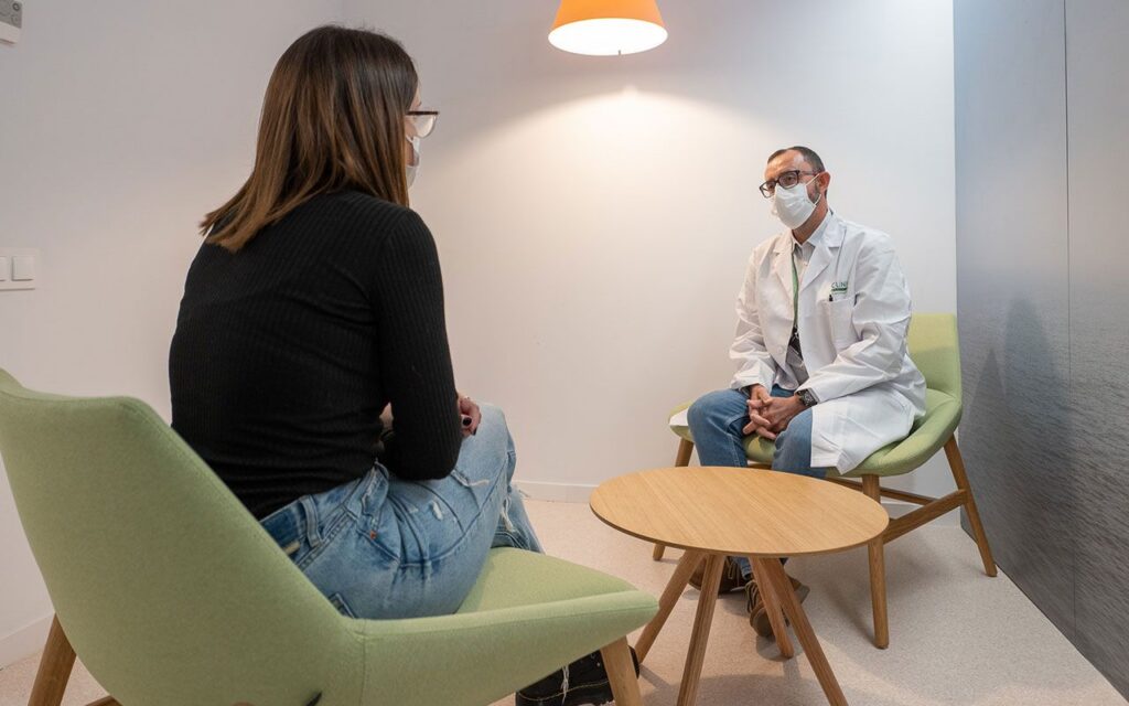 Un nuevo dispositivo asistencial para el tratamiento del dolor crónico y apuesta por un nuevo modo de interacción con los pacientes 