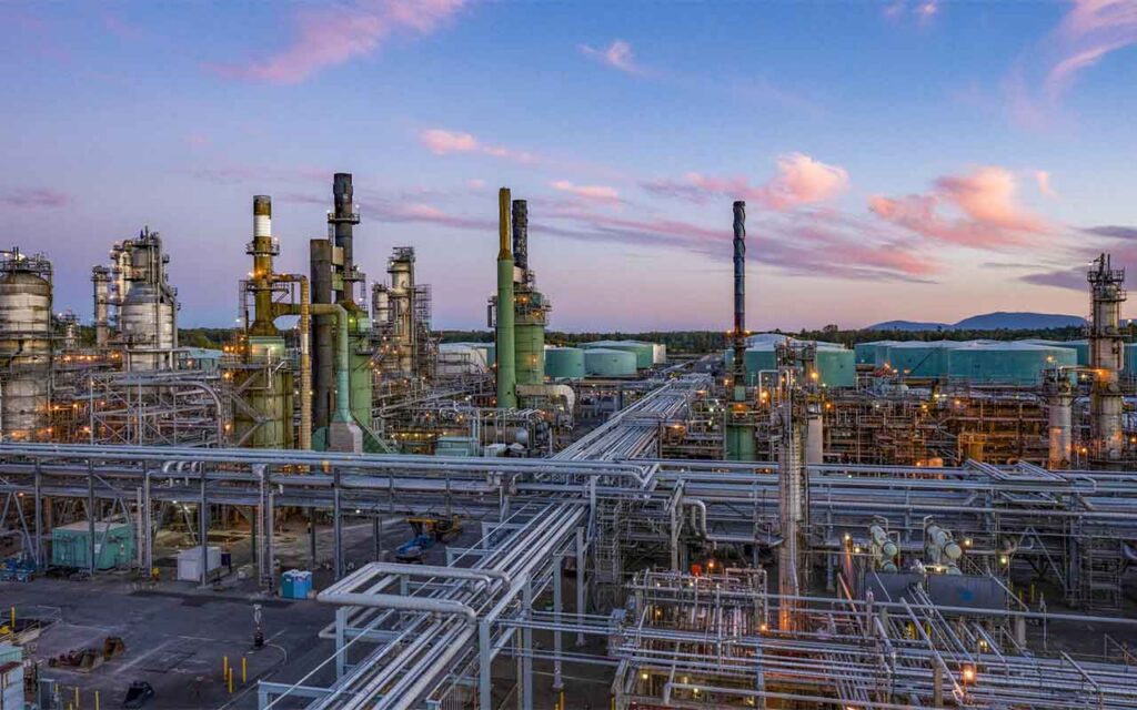 La refinería de bp de Castellón de la Plana producirá combustible de aviación sostenible con la tecnología Ecofining de Honeywell