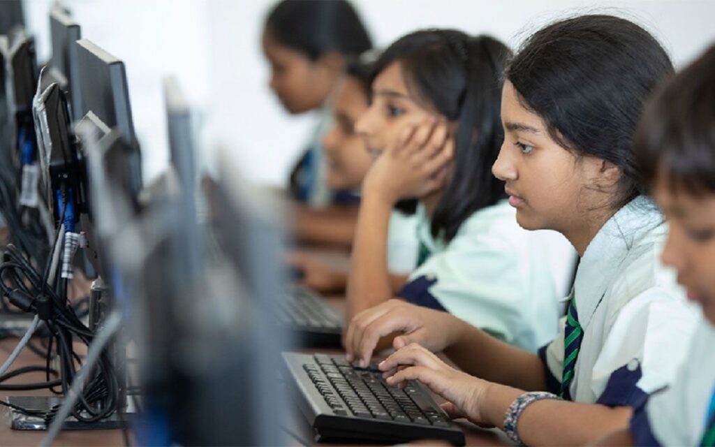 El proyecto de conectividad rural "Centros Digitales" de Colombia mejora la educación en 7.000 escuelas