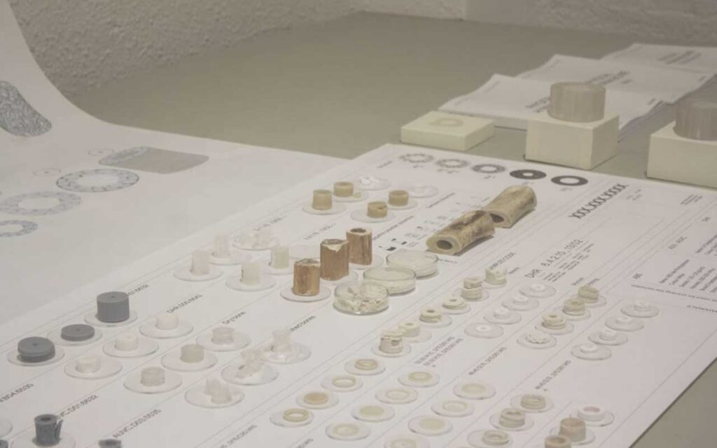 Un equipo de estudiantes e investigadores de la UVic-UCC diseñan un hueso humano
