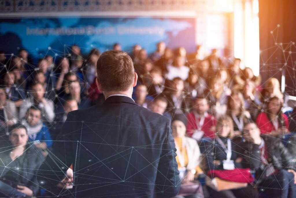 Aplicación de la IA en la industria de los eventos: desde experiencias con el cliente personalizadas hasta el análisis post evento 