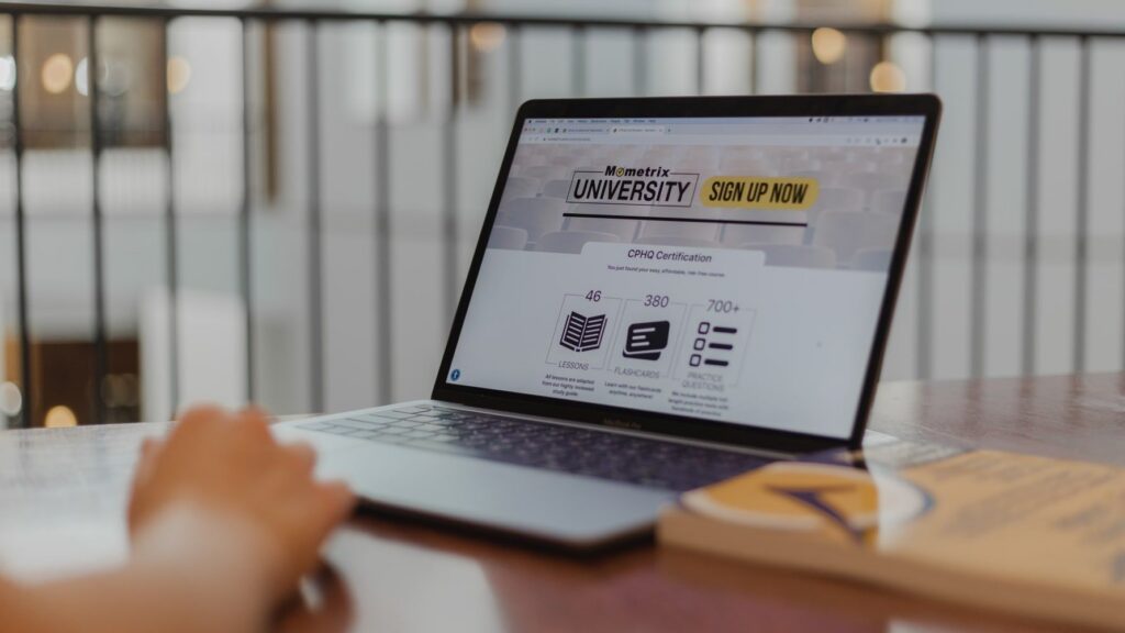 Cómo superar los desafíos de la educación online a través de la Identidad Digital