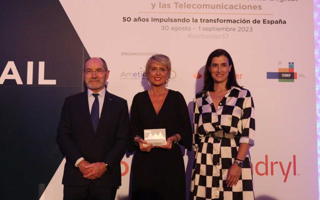 AMETIC concede a la Secretaría de Estado de Digitalización e IA (SEDIA) el Premio al Impulso de las TIC en la Empresa Española 2023 por su apoyo constante a la digitalización