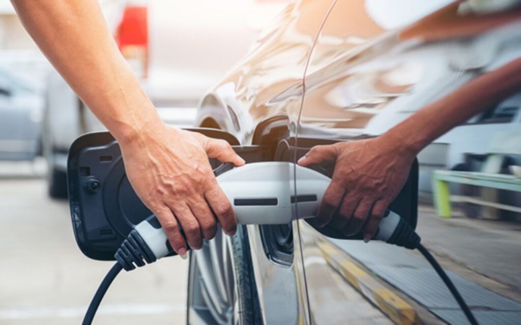 1 in 3 Europeans won’t pay high electric vehicle premium, report finds