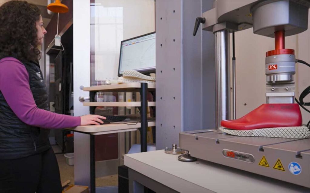 New model predicts how shoe properties affect a runner’s performance